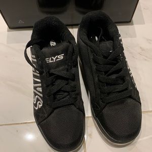 Heelys shoes for kid’s size Youth 3.